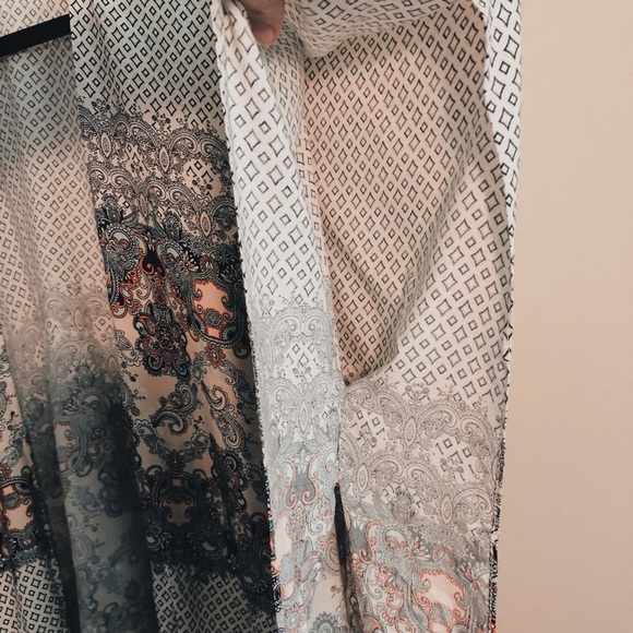 *NWOT* | Boho Floral Shawl/Poncho/Cardigan - Picture 4 of 5